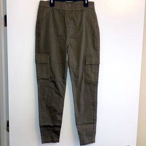 Simply Vera Wang Green Women’s Cargo Jegging Size Medium